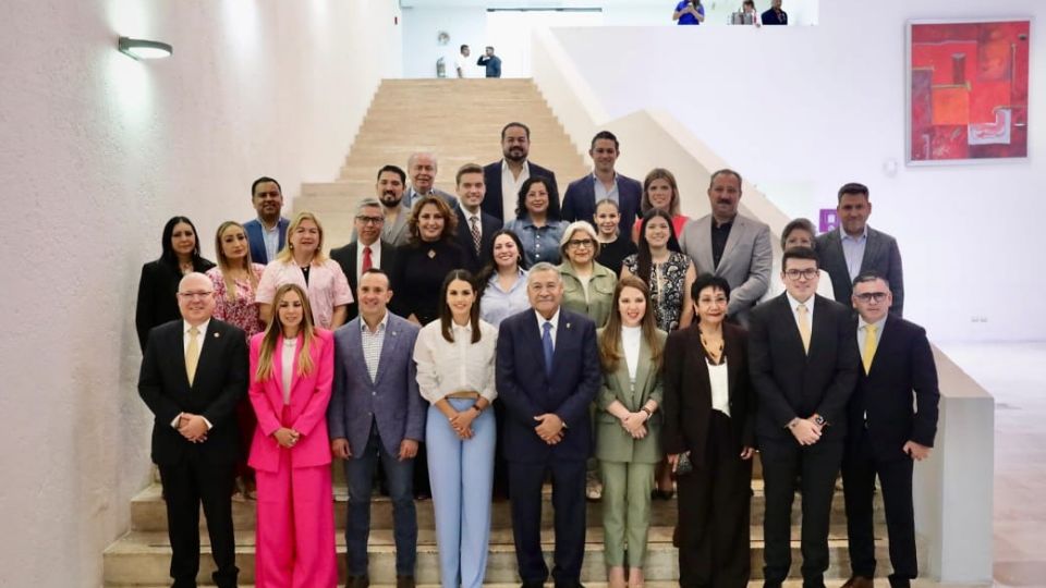 El Congreso de Nuevo León y la UANL firmaron un convenio para fortalecer el acceso a becas de rectoría.