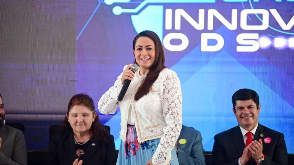 Tere Jiménez, goberndora de Aguascalientes.