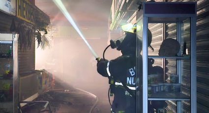 Incendio en el Mercado Juárez de Monterrey provoca movilización