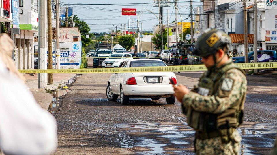 El artista fue atacado a balazos en una pensión de Jalisco, a donde acudió a recoger cuatro vehículos enviados desde Sinaloa.