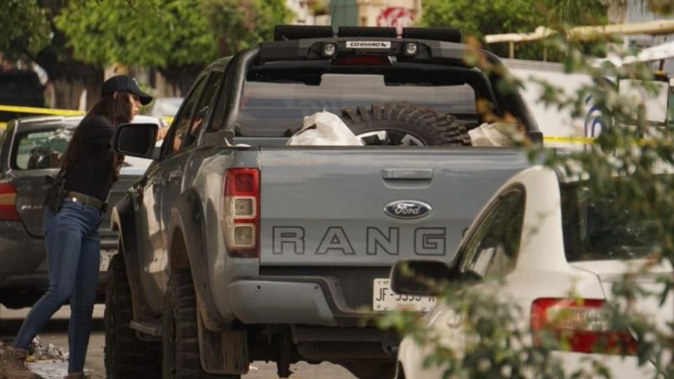 Se informó que fue localizada una familia asesinada dentro de una camioneta.