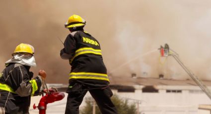 Se registra incendio en local de Parque Delta; desalojan la plaza