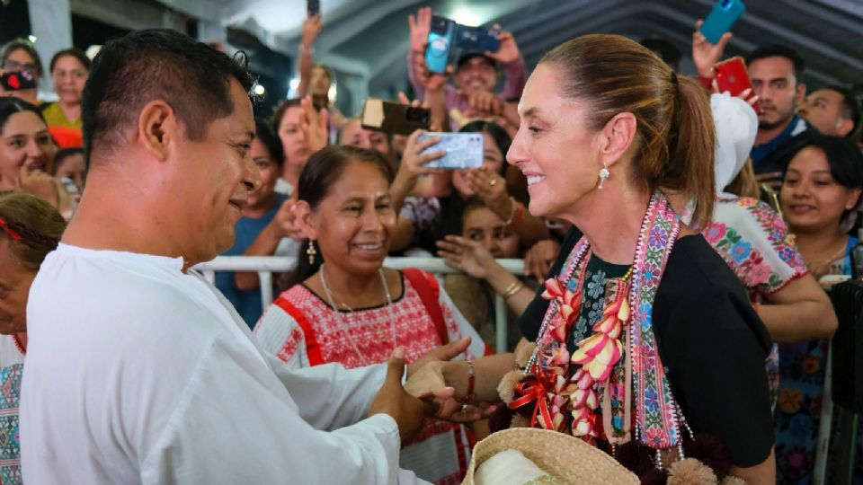 Claudia Sheinbaum destacó que su gobierno ha invertido 916 millones de pesos en beneficio de 83 comunidades del Pueblo Amuzgo.