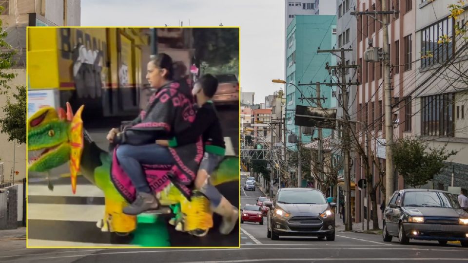 Una mujer sorprendió a transeúntes y usuarios de redes sociales al recorrer calles de la CDMX en un dinosaurio electrónico montable.