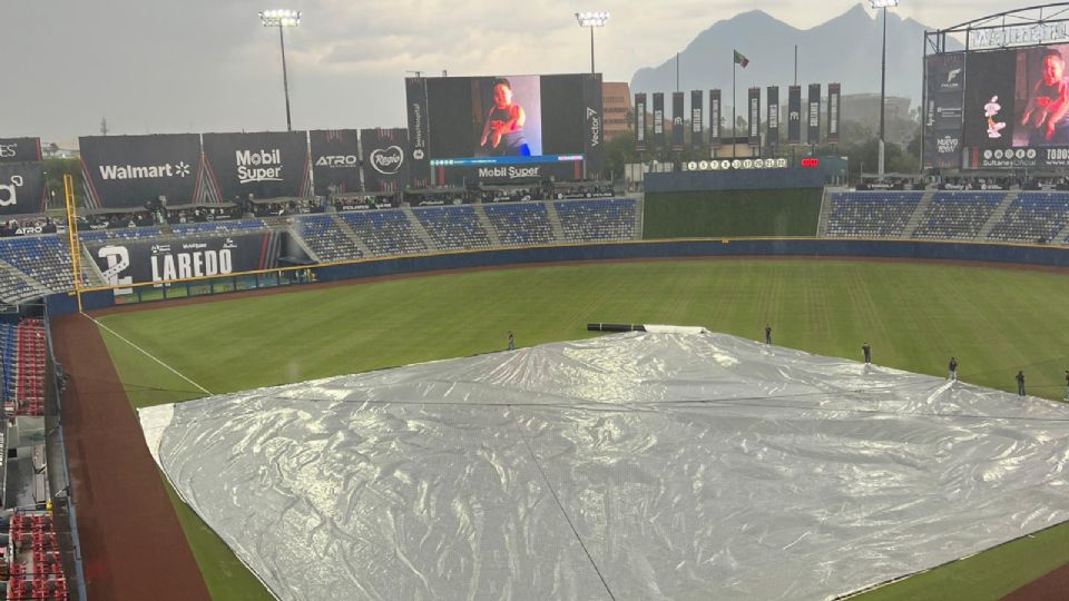 La lluvia obligó a suspender el Juego 4 entre Sultanes y Tecos en el Walmart Park; se reanudará este lunes a las 19:30 horas.