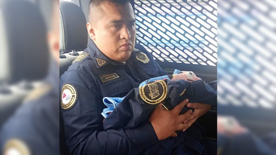 Policías de la CDMX rescatan a bebés.