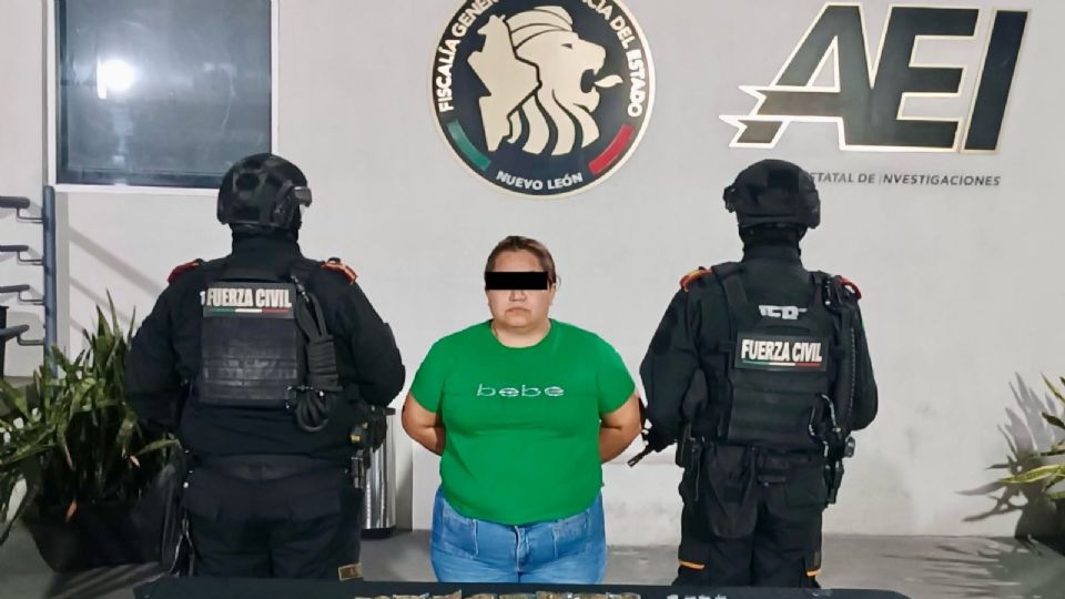 Fuerza Civil detuvo en Mina a una presunta generadora de violencia que viajaba con una adolescente y portaba drogas.