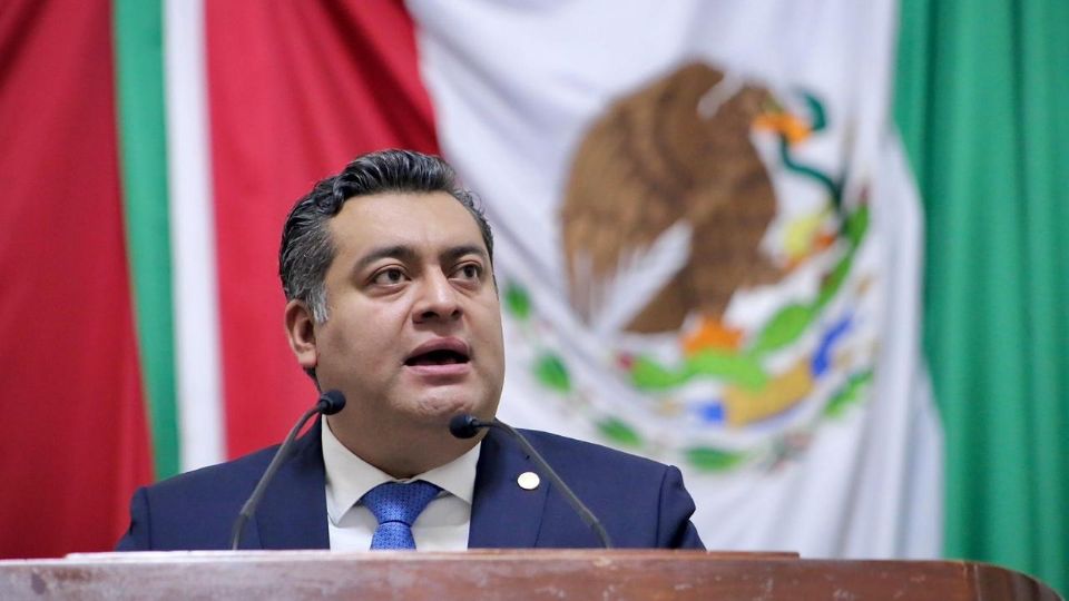 Garrido advirtió el peligro palpable en algunas avenidas principales que muestran claros signos de deterioro.