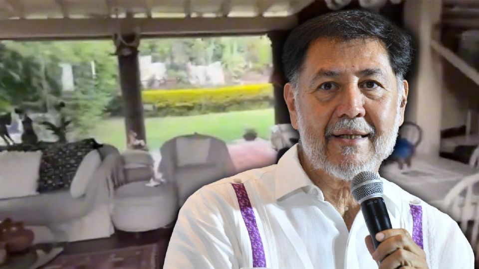 Noroña también mostró parte de su colección personal de figuras y piezas de artesanía mexicana.