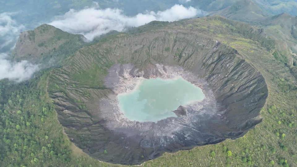 Se mantiene un monitoreo reforzado las 24 horas por especialistas.