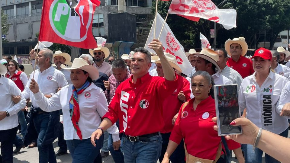 Alejandro 'Alito' Moreno Cárdenas, líder nacional del PRI, durante una manifestación en apoyo a su gestión.