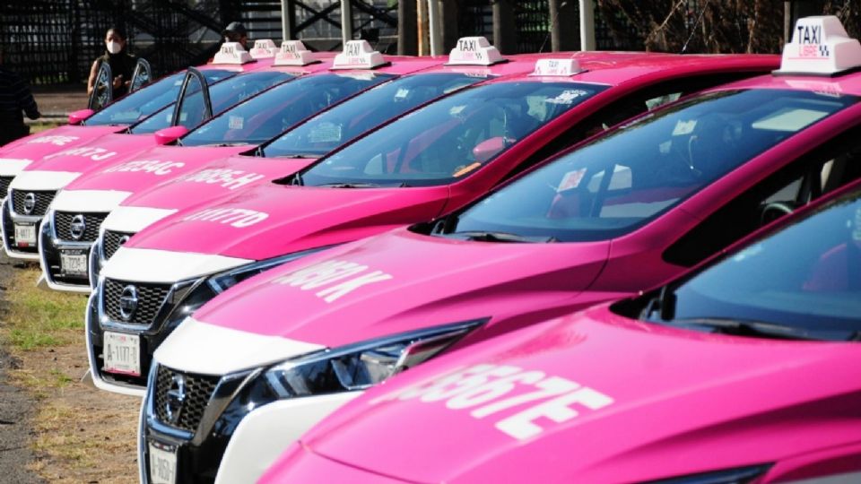 La Semovi anuncia lineamientos para la sustitución de taxis.