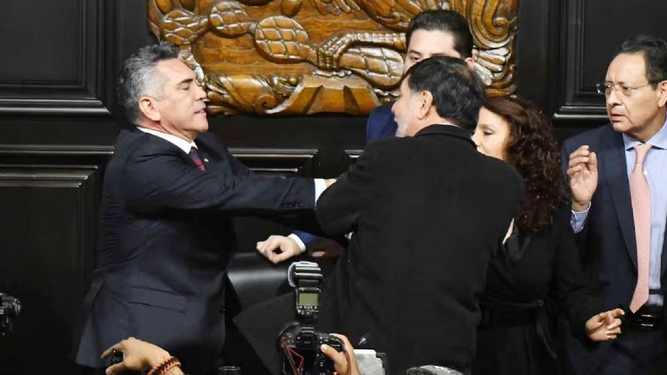 Alito Moreno ataca a Gerardo Fernández Noroña.