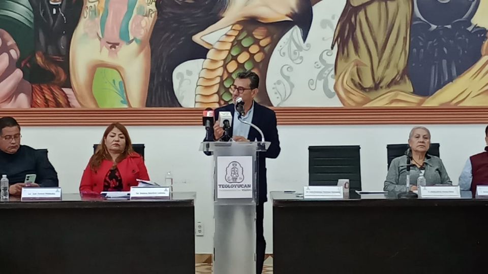 Luis Domingo Zenteno Santaella, empieza a tambalearse en el cargo.