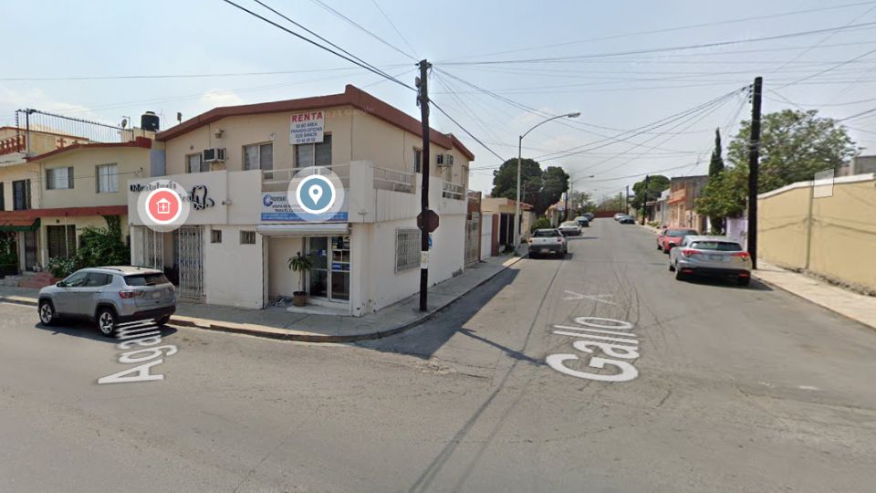 Elementos de la Agencia Estatal de Investigaciones y de la Fiscalía de Nuevo León se movilizaron tras la persecución y choque en la colonia Valle Verde 2do Sector en Monterrey.