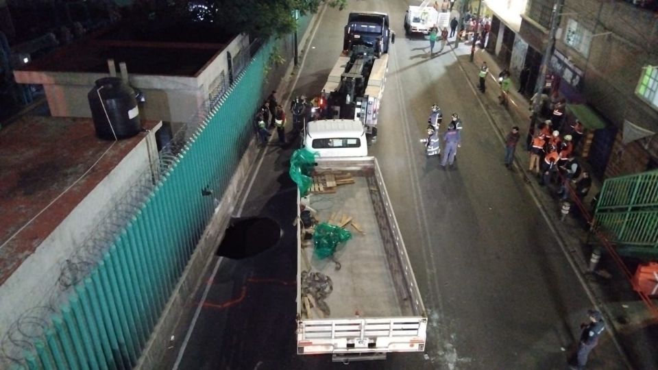 El objetivo es que el socavón no se extienda más.