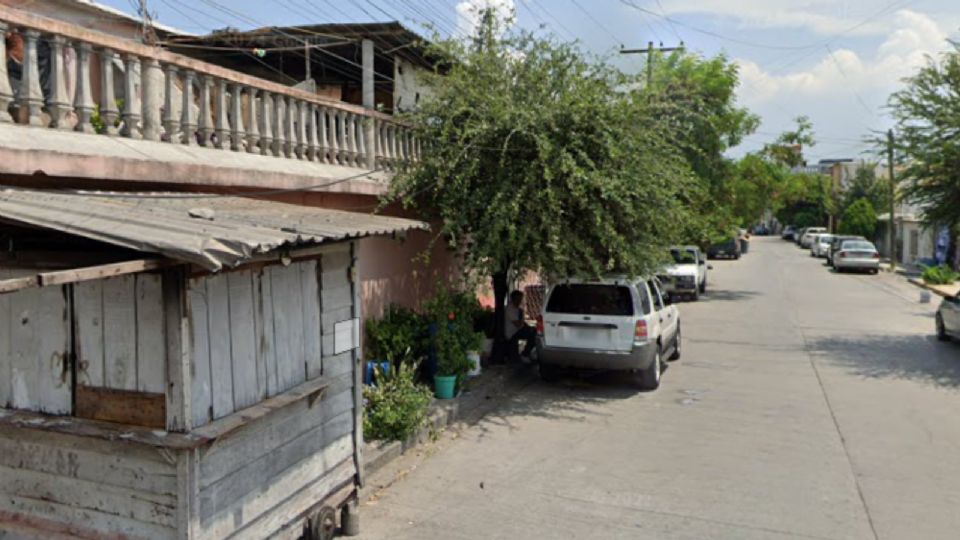 La colonia 10 de Marzo en Monterrey fue escenario de un ataque armado que dejó un muerto y tres heridos.