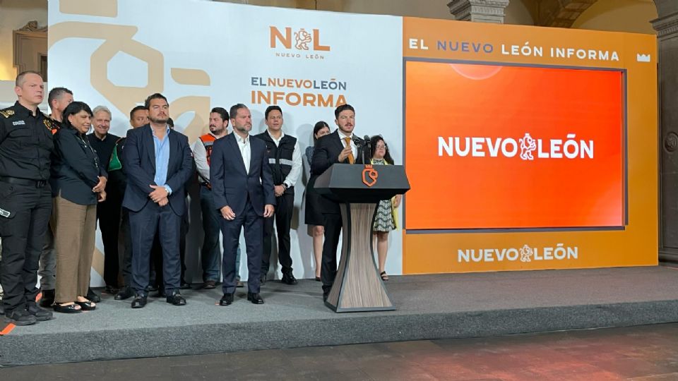 Samuel García durante el anuncio oficial de la División Ambiental, con la que buscará aplicar sanciones más severas contra quienes dañen el entorno en Nuevo León.