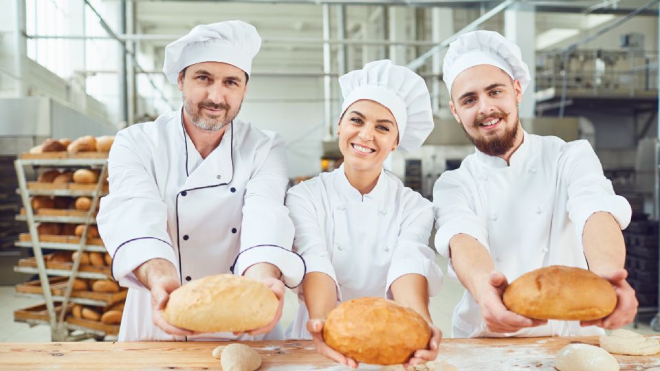 El curso de panadería del DIF Felipe Carrillo enseña a preparar pan artesanal, bollería y masas fermentadas desde cero.