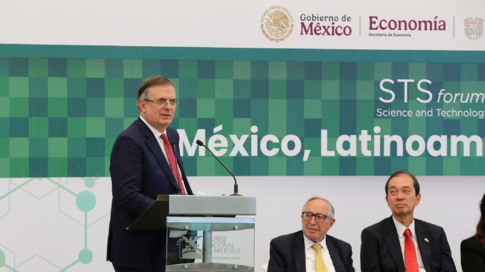 El secretario de Economía encabezó en el Alcázar del Castillo de Chapultepec la presentación del STS Forum 2025.