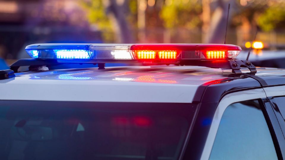 Elementos policiales recibieron un reporte sobre el hallazgo de una persona flotando en las aguas del Canal Nacional.