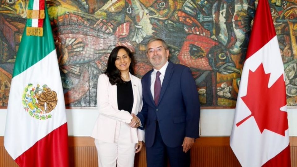 El canciller Juan Ramón de la Fuente sostuvo una reunión de trabajo con la ministra de Asuntos Exteriores de Canadá, Anita Anand.