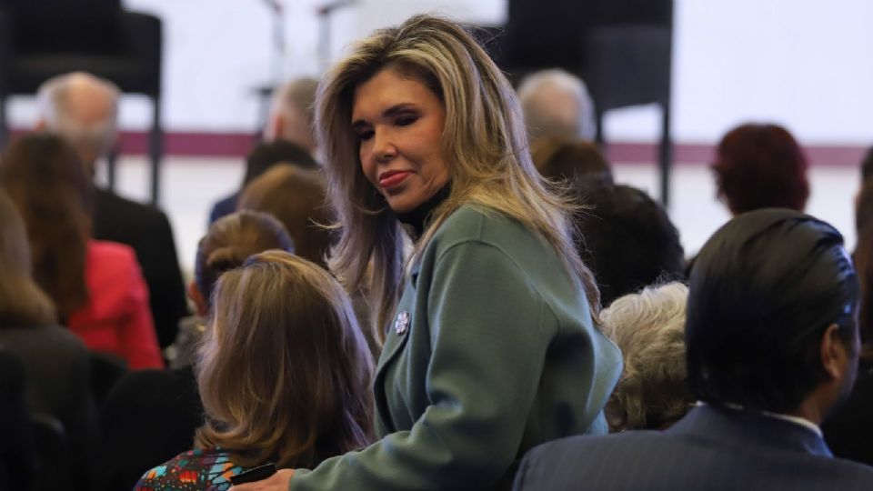 'Claudia Sheinbaum regalará embajada en Panamá a la corrupta Claudia Pavlovich', dijo Téllez.