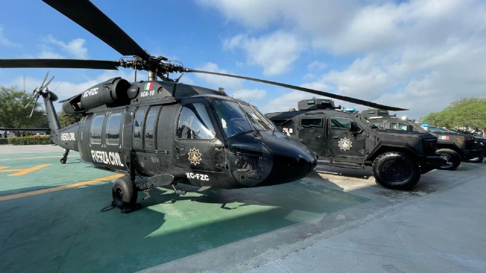 El gobernador Samuel García durante el evento de reconocimiento a policías destacados, donde anunció nuevas adquisiciones y mejoras para Fuerza Civil.