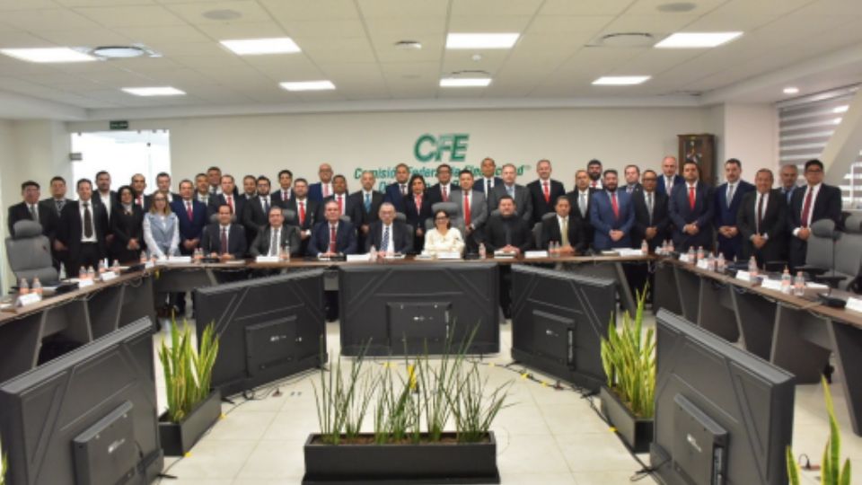 Se llevó a cabo la Primera Reunión Nacional de la Dirección de Operación, presidida por la directora
general de la Comisión Federal de Electricidad, Emilia Calleja.