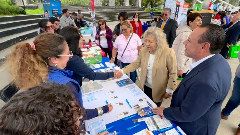 V Feria de Becas AAPAUNAM.