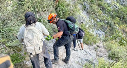 Rescatan a tres personas en el Cerro de las Mitras