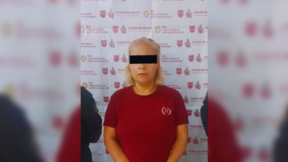 La mujer de 51 años de edad fue detenida y puesta a disposición del agente del Ministerio Público, quien determinará su situación jurídica.