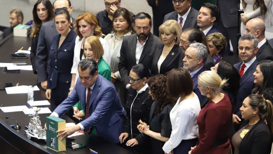 Por rechazo de Morena a las propuestas del PAN para presidir la Cámara, en San Lázaro arrancan los trabajos con la anterior Directiva.