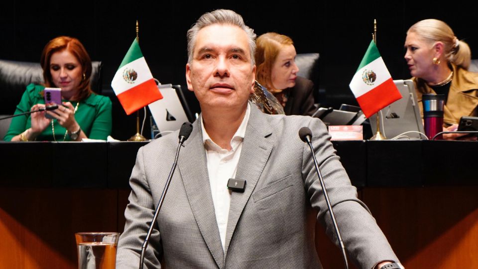 El senador Waldo Fernández respaldó la reforma que otorgaría al Senado la facultad de ratificar a los altos mandos de la Guardia Nacional.