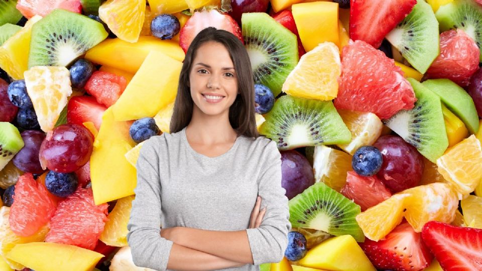 Es recomendable consumir al menos 2-3 piezas de fruta al día, según expertos.