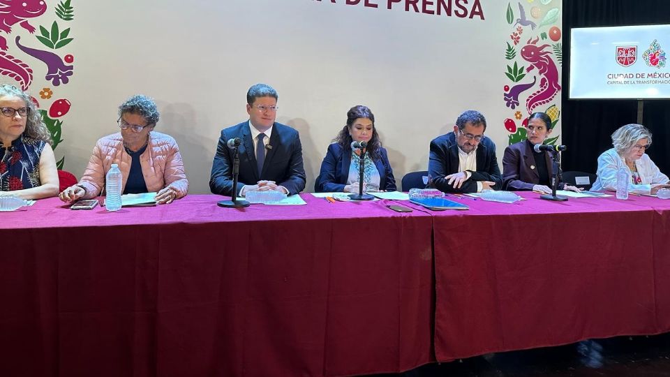 La jefa de Gobierno de la CDMX, Clara Brugada, en rueda de prensa sobre la explosión de pipa en el punte La Concordia.