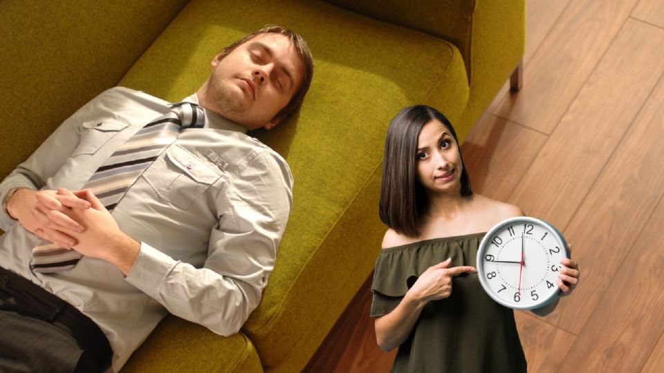 Especialistas señalan que una siesta corta puede ayudar a reducir el estrés, mejorar el estado de ánimo y aumentar la productividad.