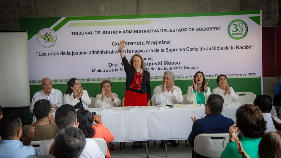 Yasmín Esquivel asistió a la conmemoración del 38º aniversario del Tribunal de Justicia Administrativa (TJA) del Estado de Guerrero
