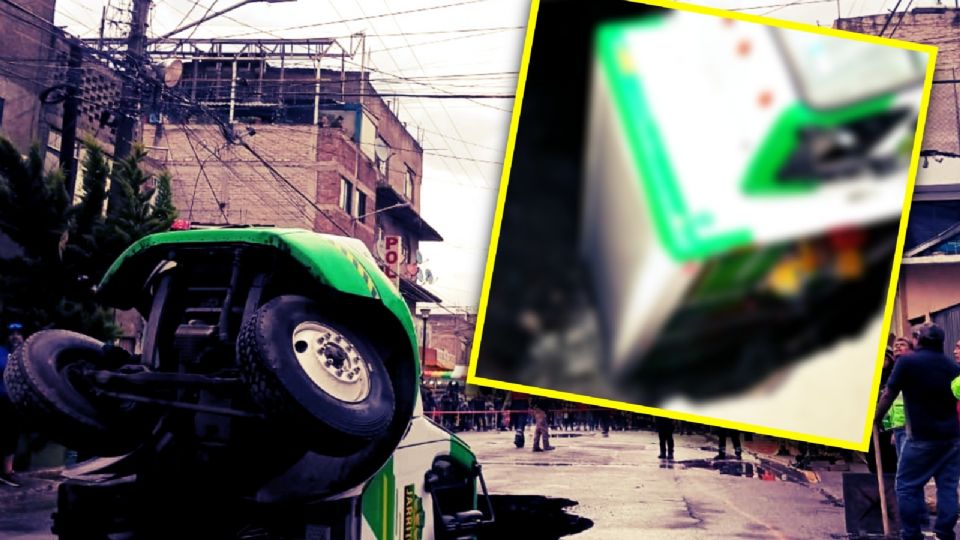 Socavón se traga camión en Iztapalapa.