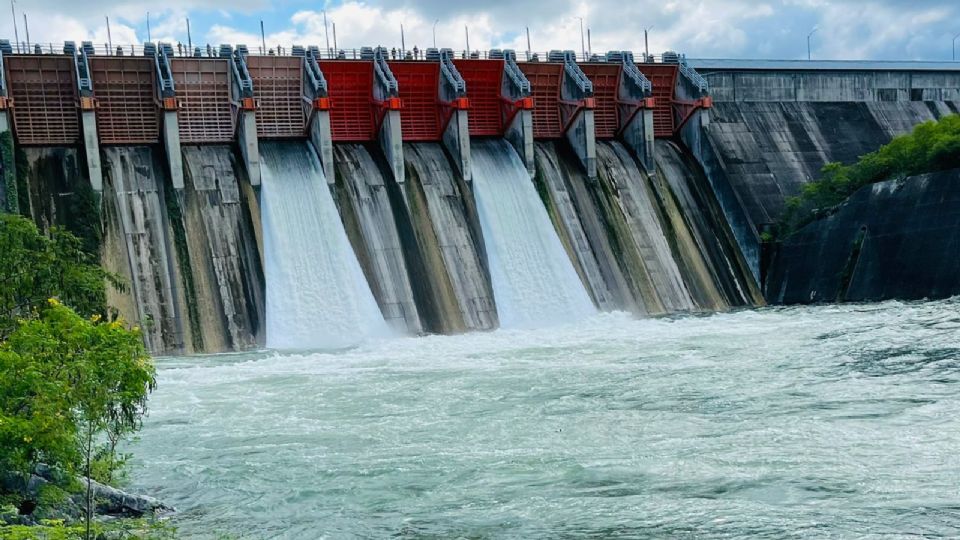 La CONAGUA realizará un desfogue controlado tras superar el 108% de su capacidad en Santiago