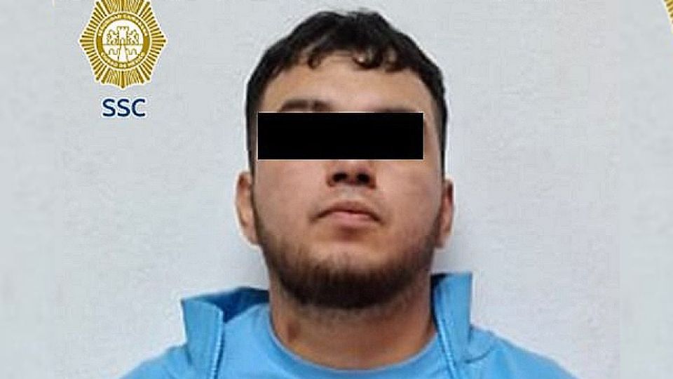 Detienen a pareja en alcaldía Cuauhtémoc.