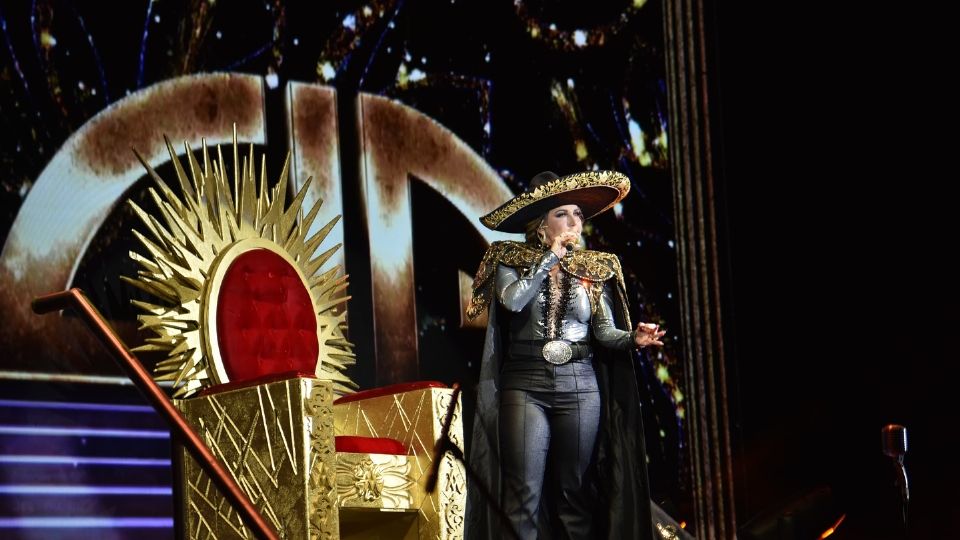 Alicia Villarreal se mostró firme en su compromiso con la justicia tras su concierto en Sabinas, Coahuila.