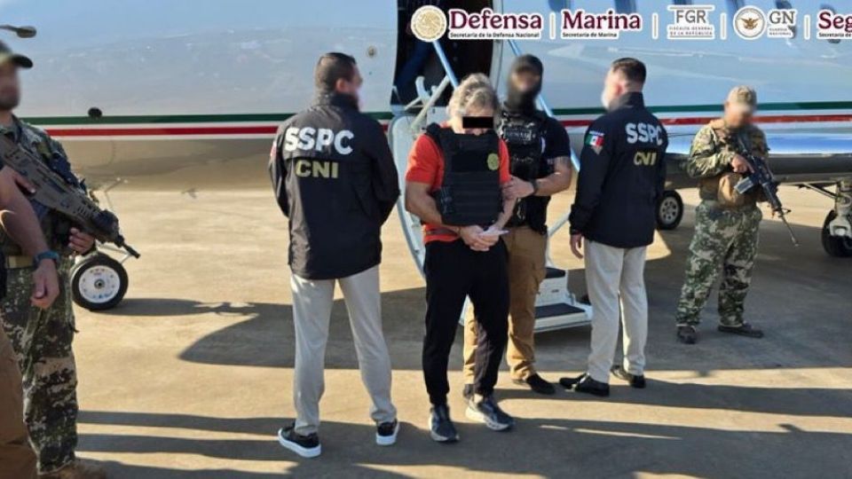 Hernán Bermúdez Requena, extitular de Seguridad de Tabasco, es trasladado de Paraguay a México.