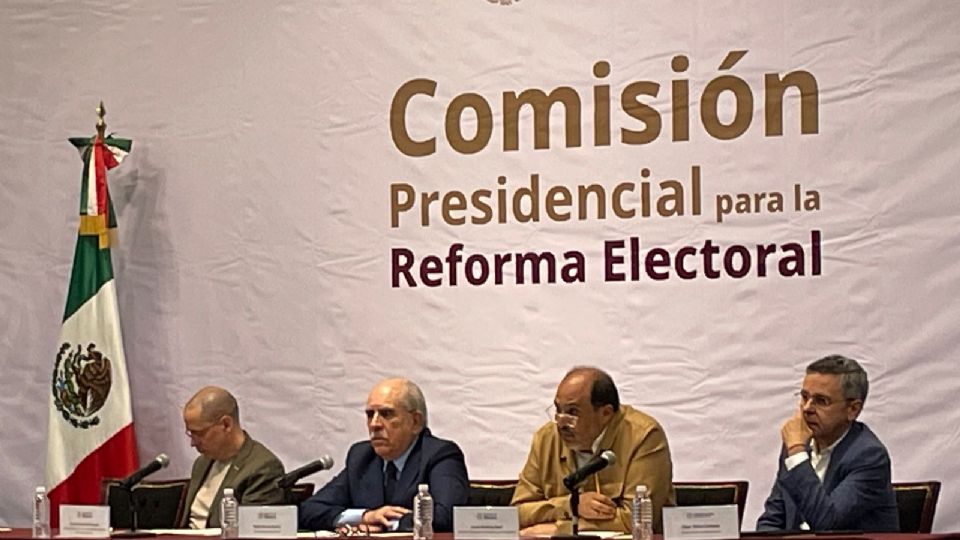 Durante esta primera audiencia pública no hubo ningún representante de partidos políticos ni de la oposición.