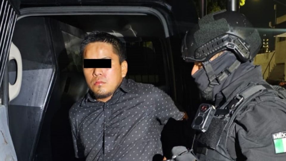 Cristóbal A. de 22 años, fue detenido en el centro de Monterrey con 79 dosis de presunta cocaína durante un operativo de la Policía municipal.