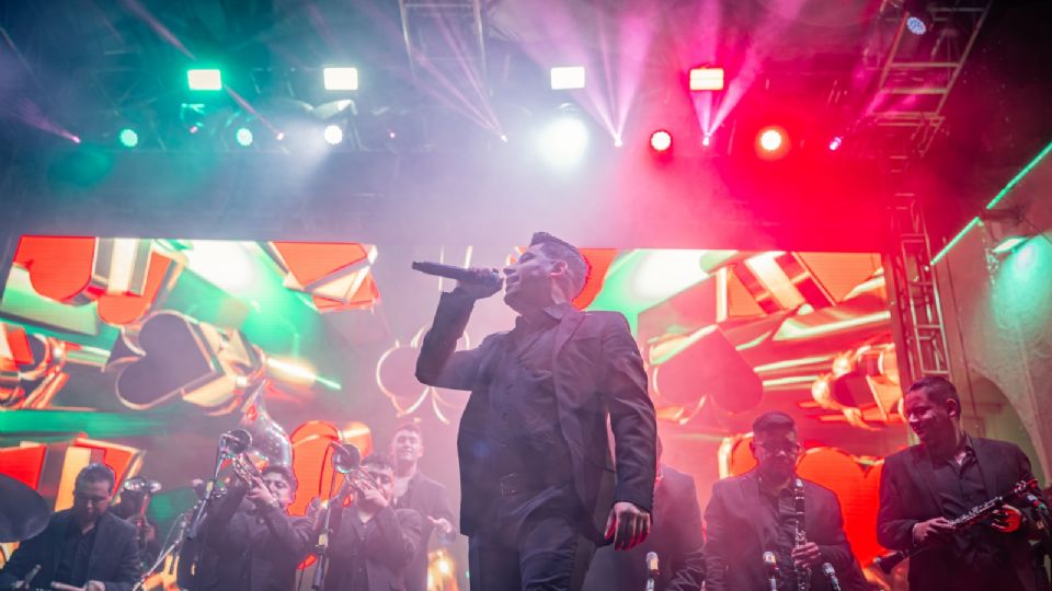 La explanada de la Magdalena Contreras se llenó de familias que disfrutaron del 15 de septiembre.