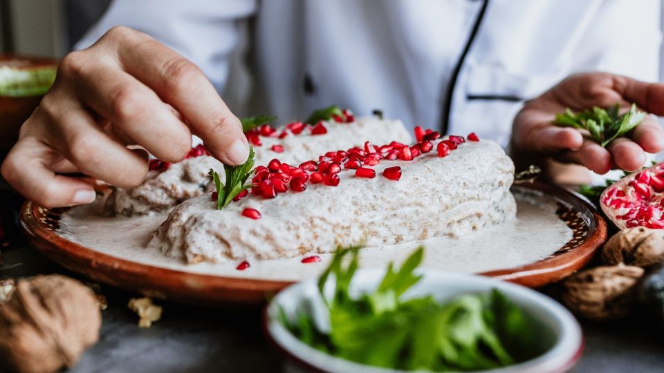 Chef Edgar Delgado: esta es la receta para preparar unos deliciosos chiles en nogada