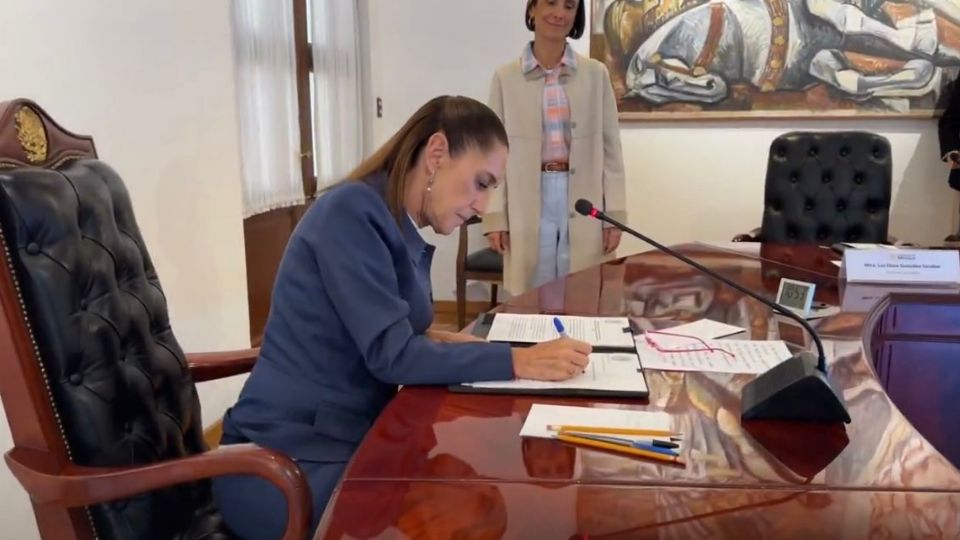 'Agradezco a las y los empresarios gasolineros del país', dijo la mandataria.