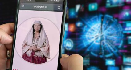 Albania nombra a 'Diella', como la primera ministra hecha con inteligencia artificial en el mundo: ¿revolución o riesgo?