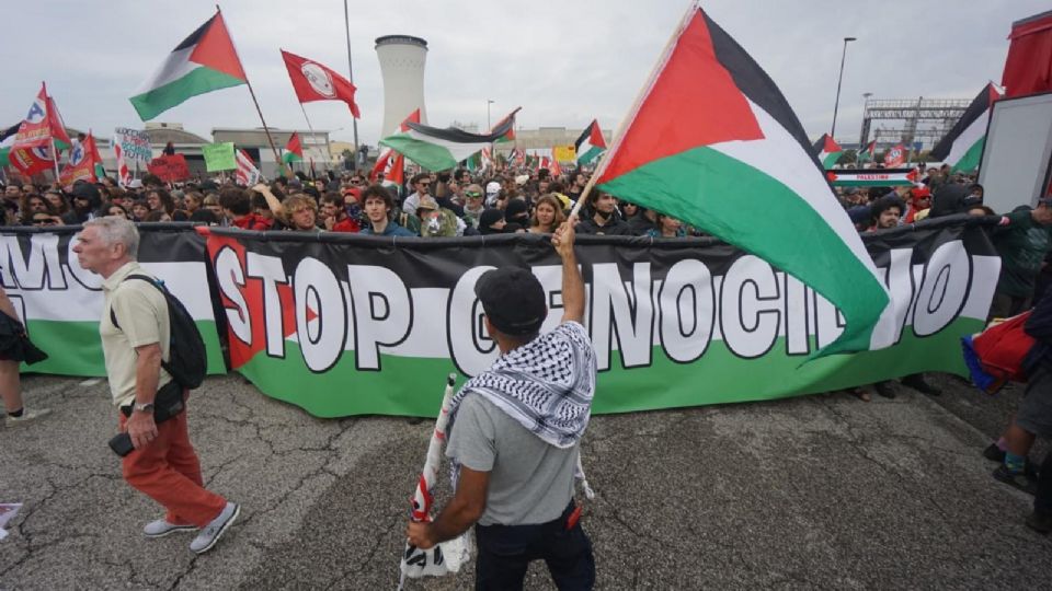 Imagen de la huelga nacional con el lema 'Bloqueemos todo' en solidaridad con los palestinos en Gaza.